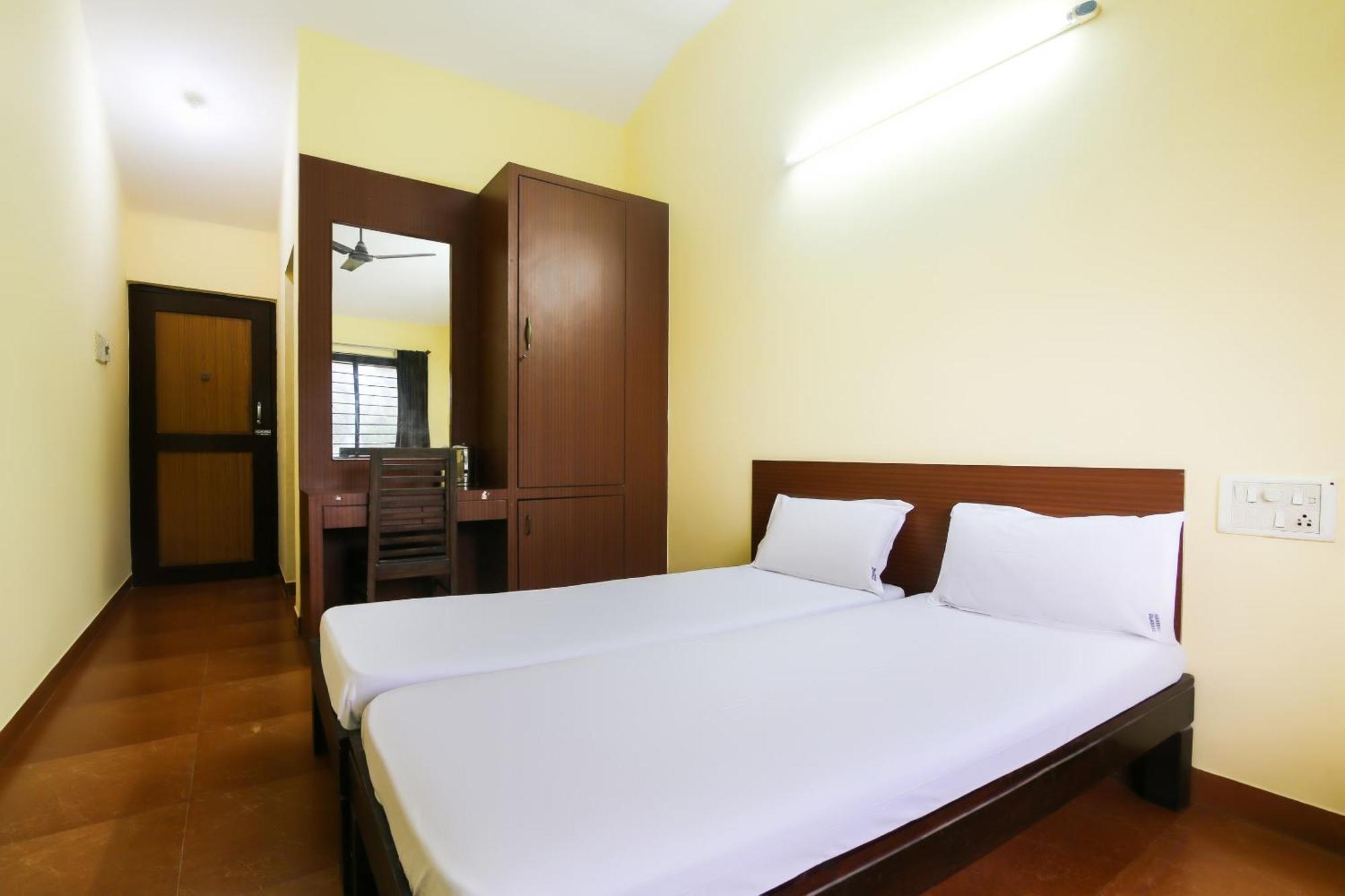 Hotel O Raviraj Classic Cana ภายนอก รูปภาพ
